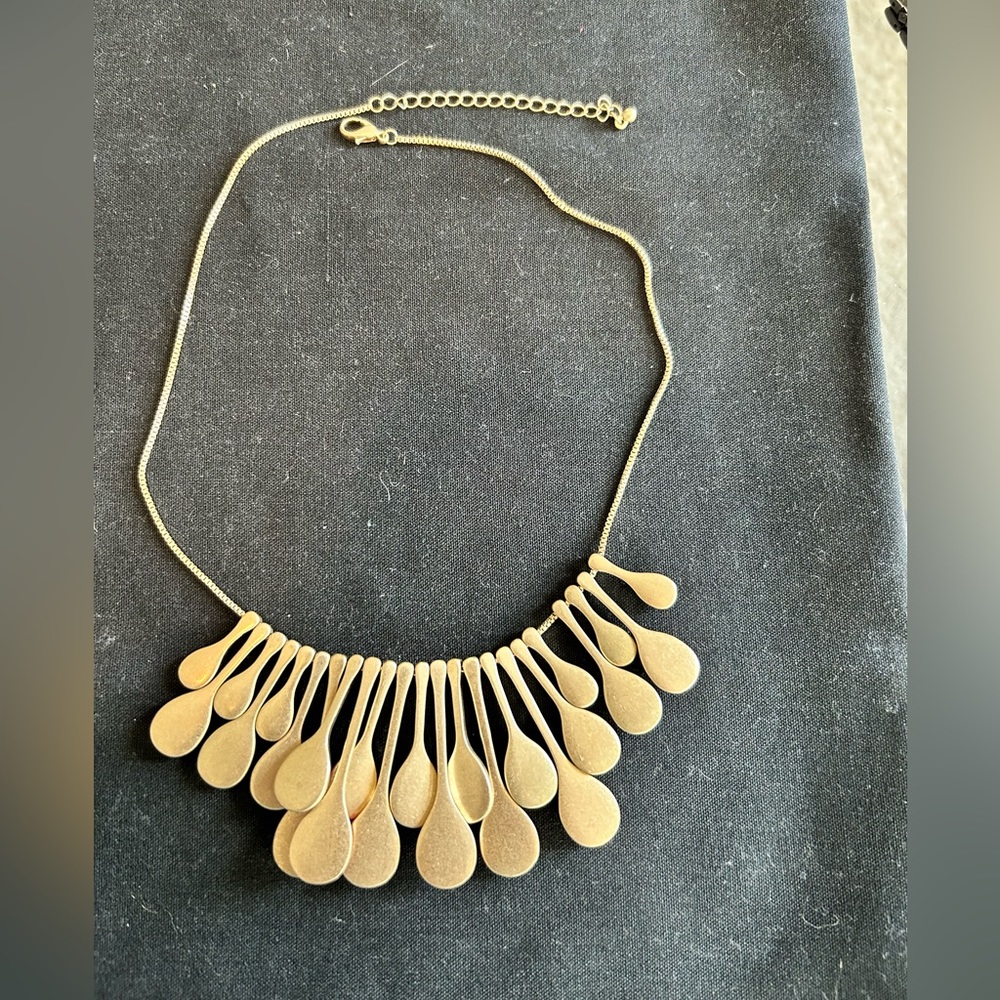 Statement necklace! - Picture 3 of 3
